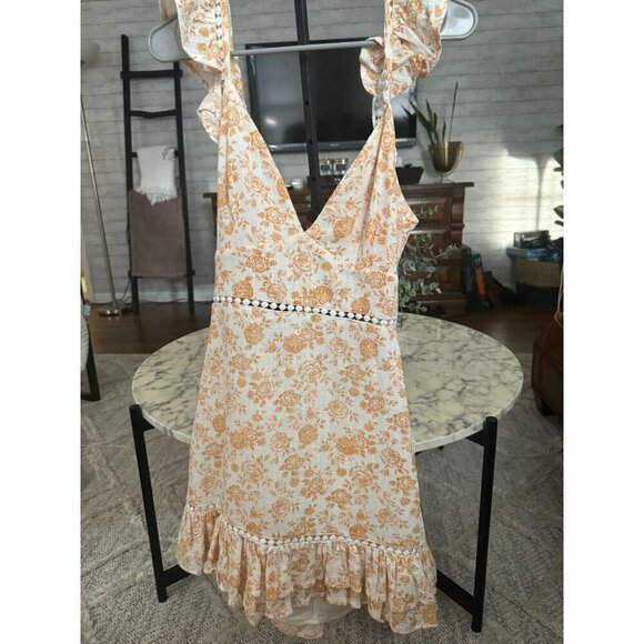 Minkpink Kiss The Stars Ruffle White Gold Floral Mini Dress Womens Size M - Picture 2 of 7